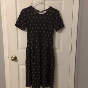 EUC - LuLaRoe Amelia